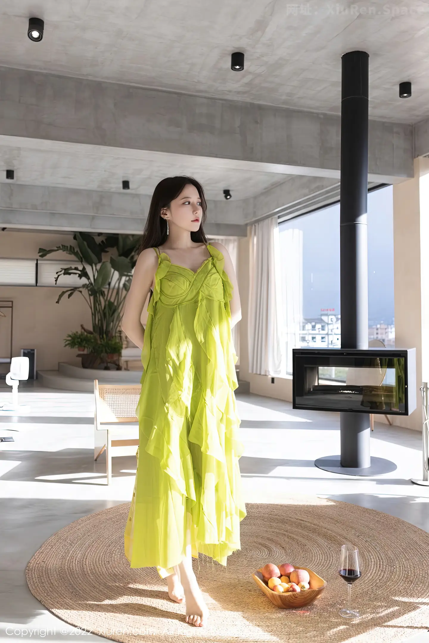 图片[2]-[XiuRen秀人网] VOL.5979 模特鱼子酱Fish四季拍摄主题性感吊裙系列秀完美身材诱惑写真73P-秀人网官方网站